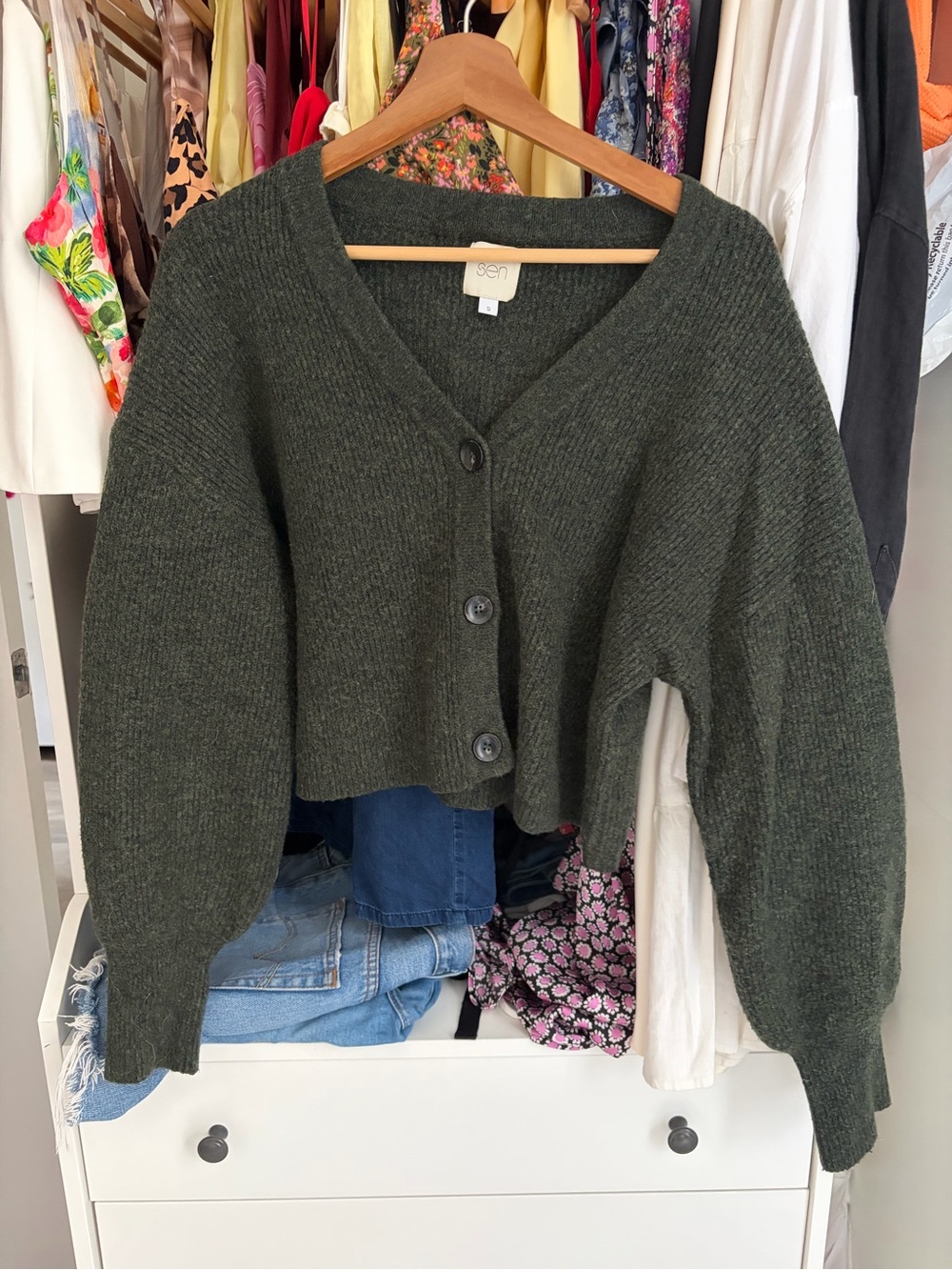 Sen Olive V-Neck Cropped Button Cardigan